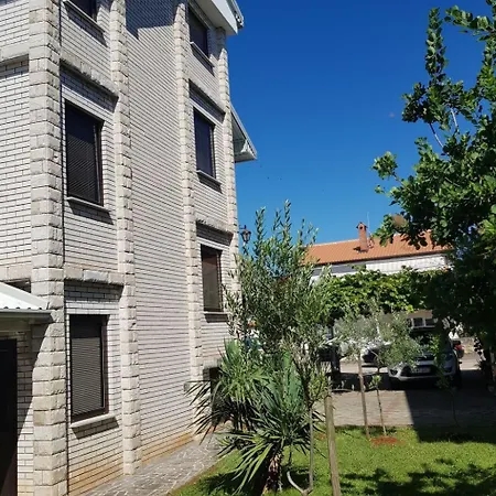 Appartement Gemuetliches In Mit Garten By Interhome Umag